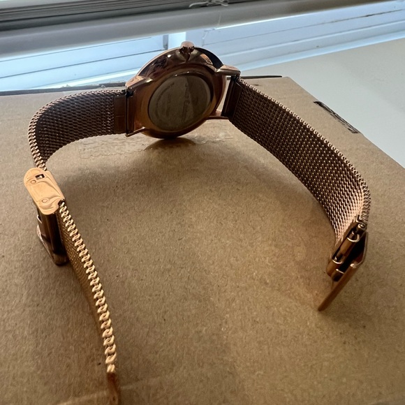 Juicy Couture Gold Mesh Strap Watch - Picture 3 of 3